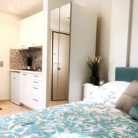 Emerald Mini Suite:Your Deluxe Studio In Kalamaria Thessaloniki Exterior photo