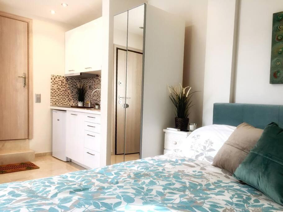 Emerald Mini Suite:Your Deluxe Studio In Kalamaria Thessaloniki Exterior photo